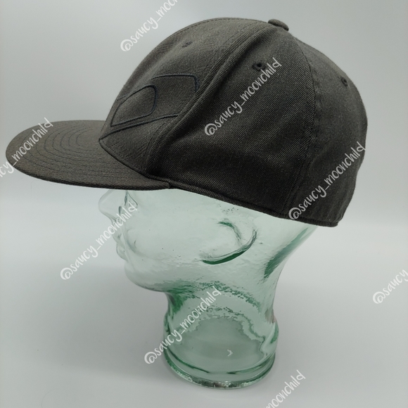 Gray Oakley Unisex Baseball Brim Cap Hat 7 1/4